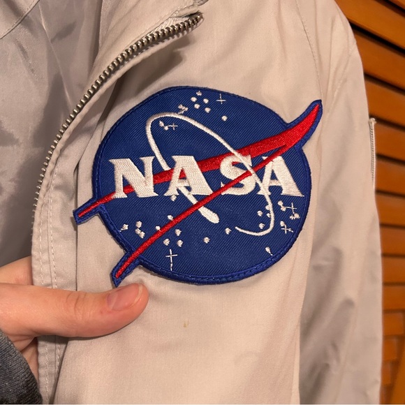 NASA Men’s Gray Bomber Jacket, Small - Picture 7 of 13